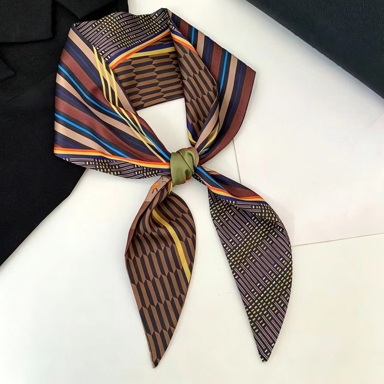 Foulard di lusso in seta satin - Face Scarf Mask recensione e prezzo