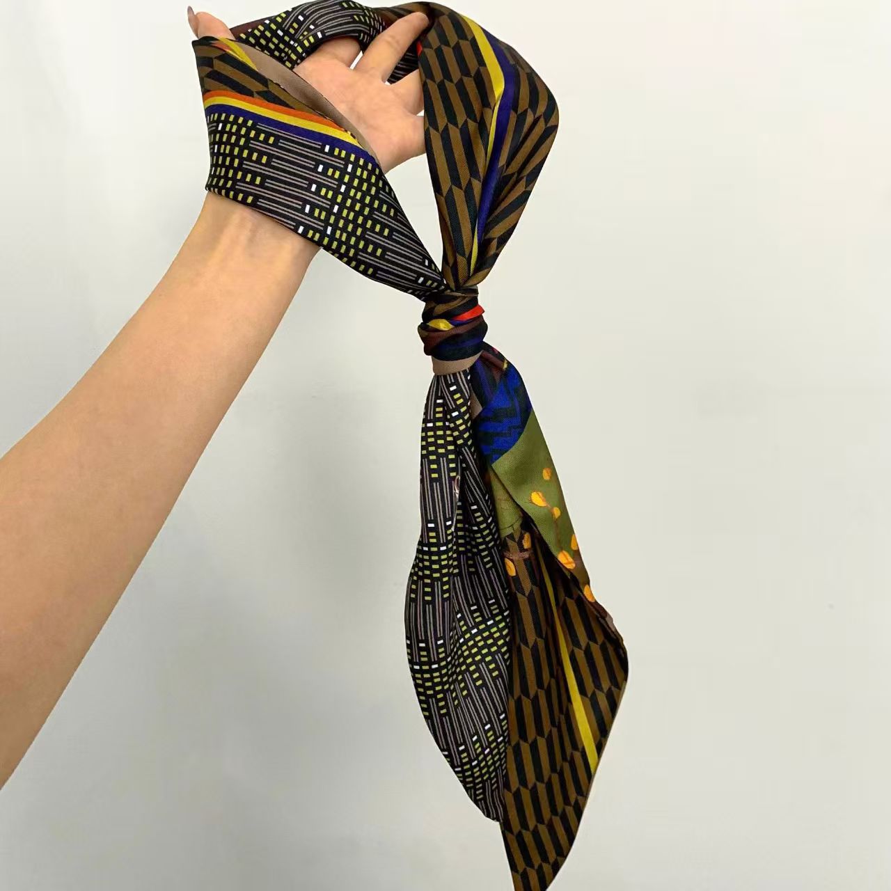 Foulard di lusso in seta satin - Face Scarf Mask recensione e prezzo