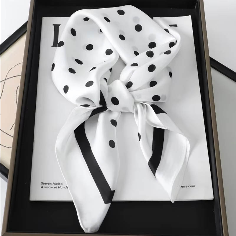 Sciarpa di lusso per capelli d - Scarf Silk Square recensione e prezzo