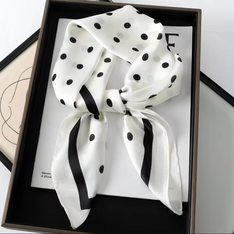 Sciarpa di lusso per capelli d - Scarf Silk Square recensione e prezzo