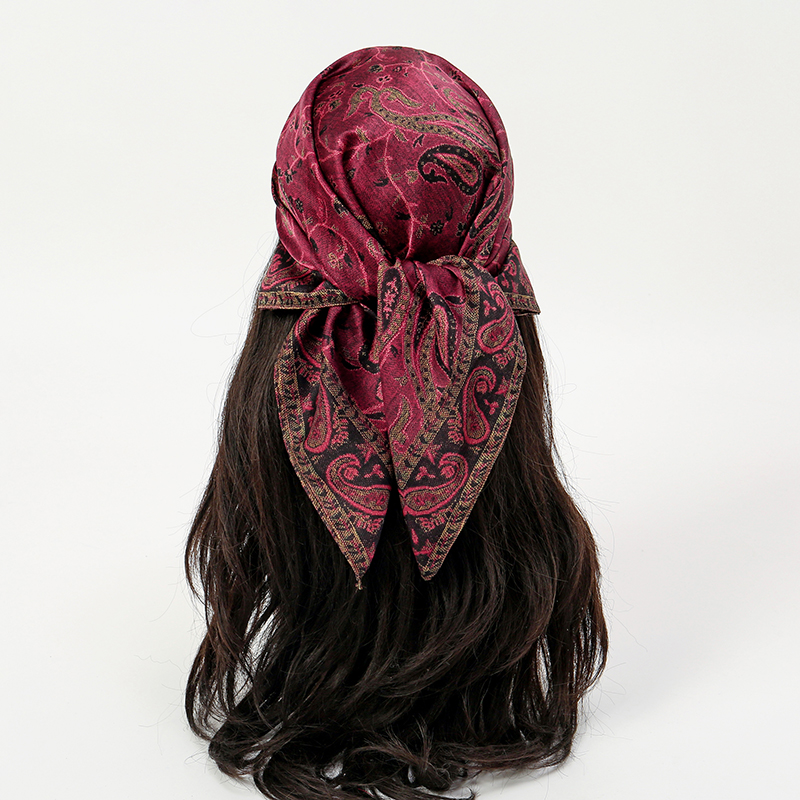 Sciarpa di seta di lusso 70 *  - Scarf Silk Square recensione e prezzo